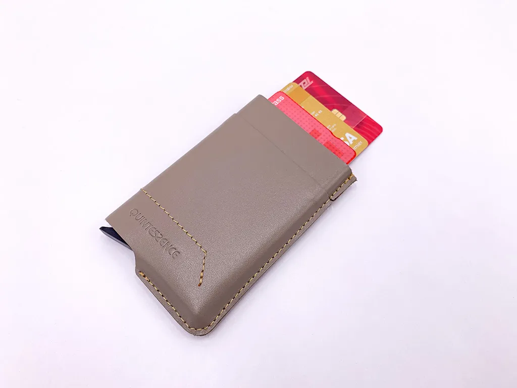 Porte-cartes anti-RFID en cuir Quintessence avec embossage